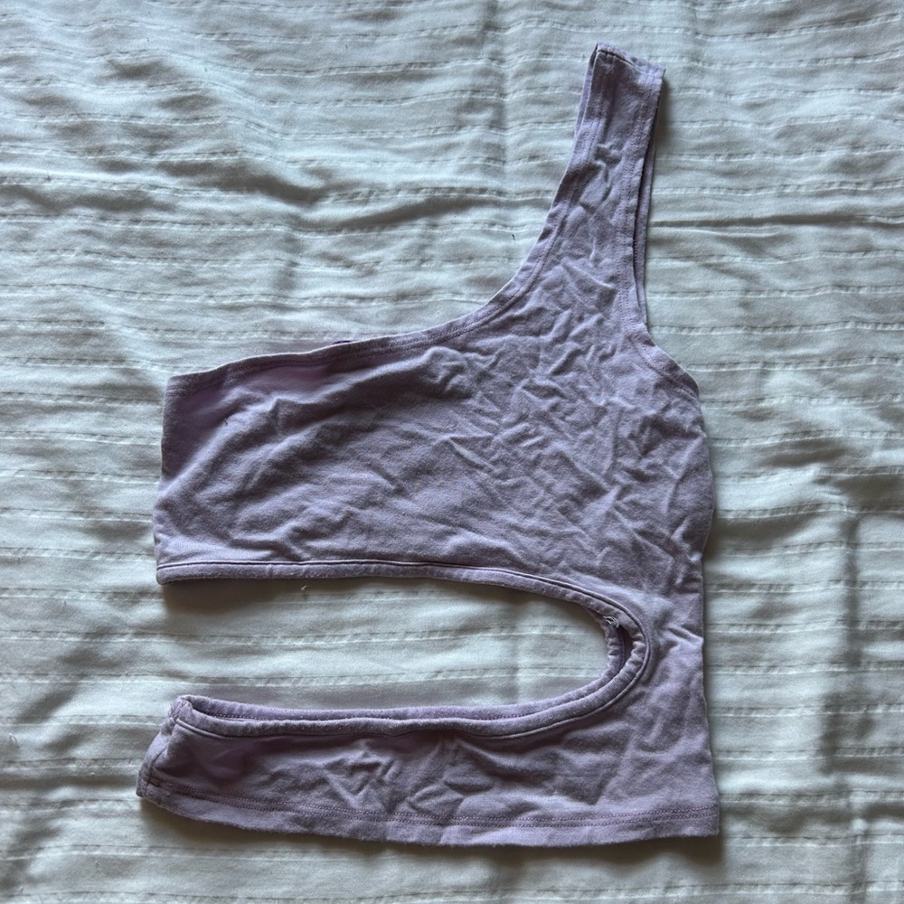 One shoulder, peekaboo, Emma & Sam purple crop top